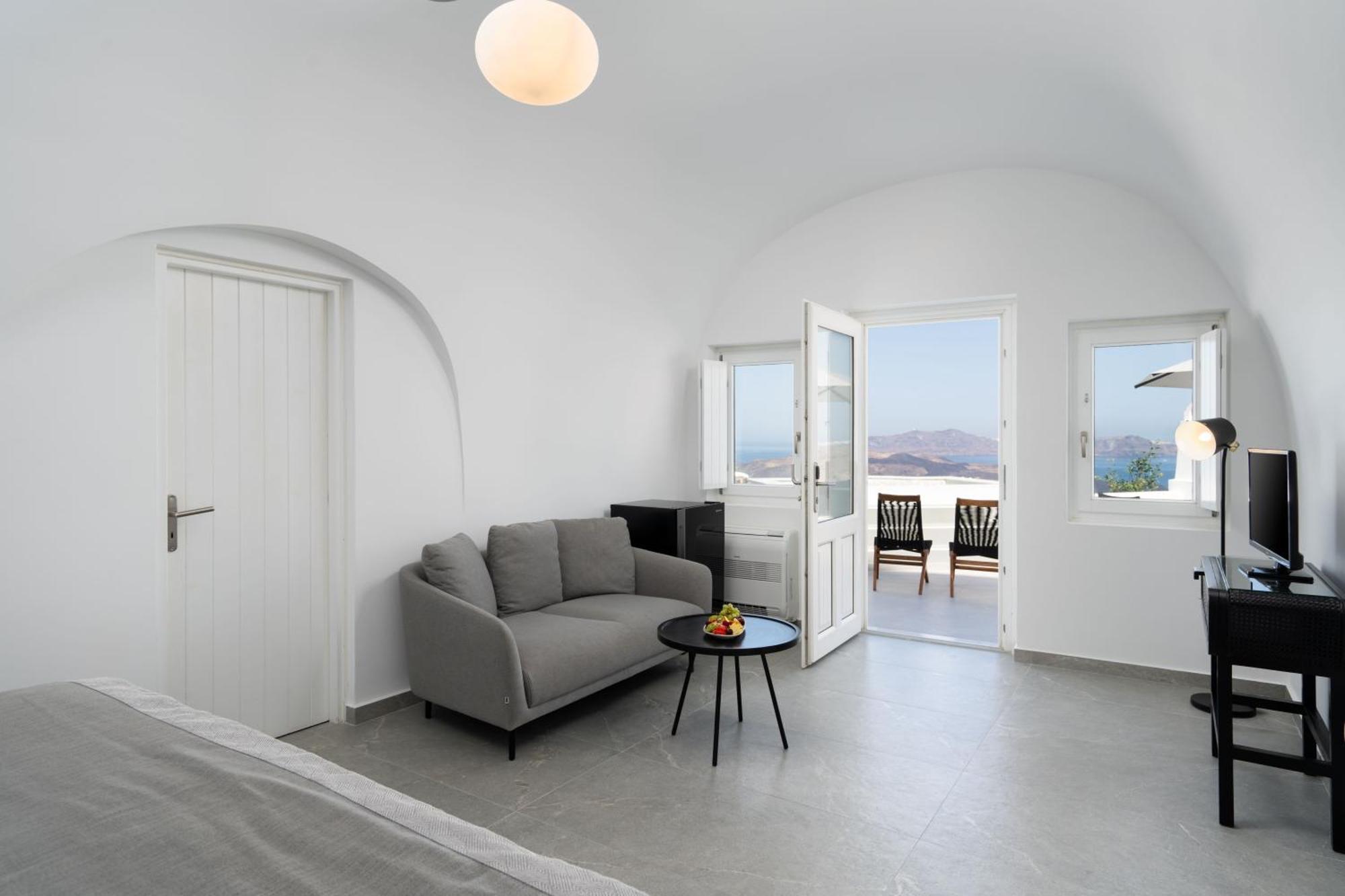 Petit Palace Suites (Adults Only) Fira  Exterior photo